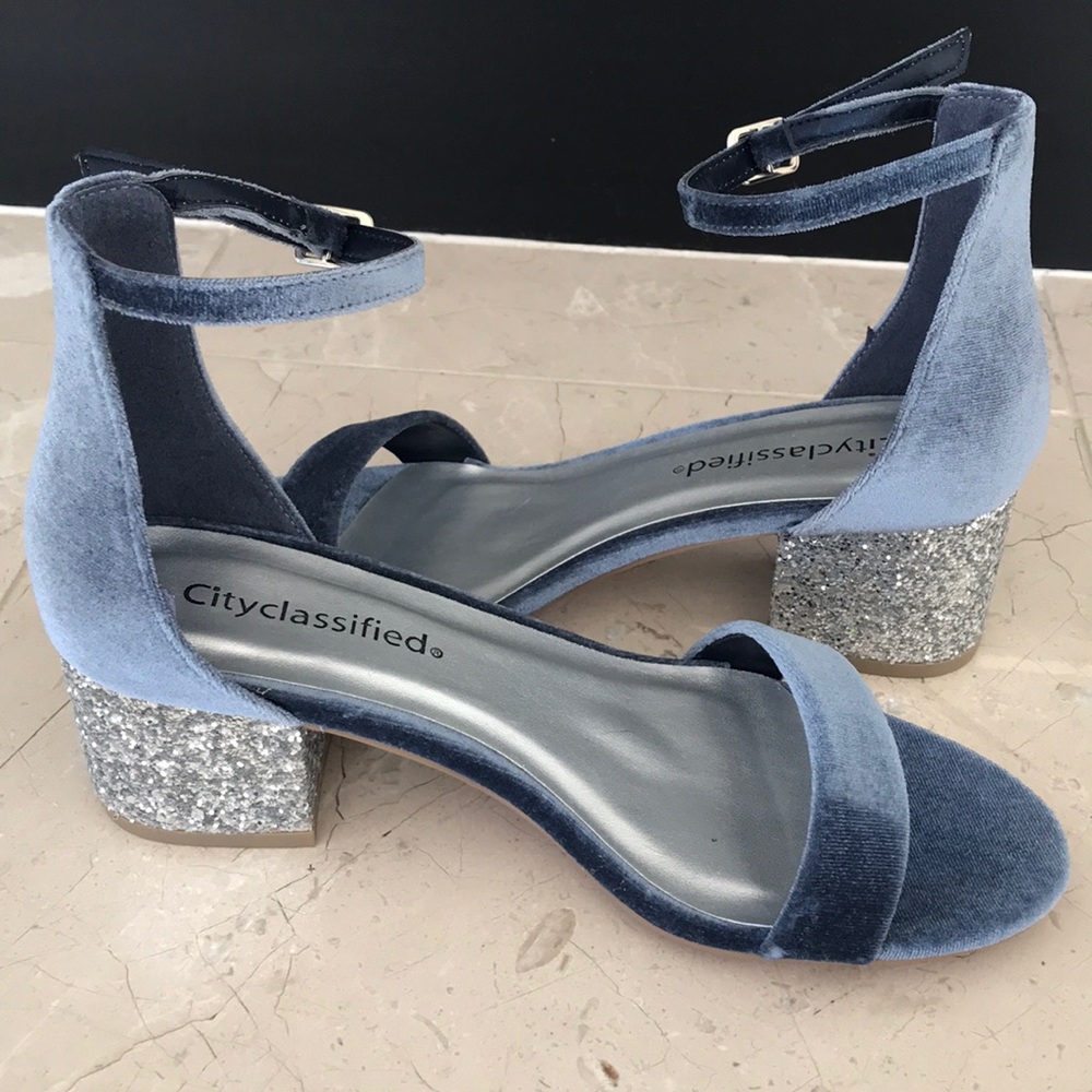 Dress sandals by Cityclassified 6.5